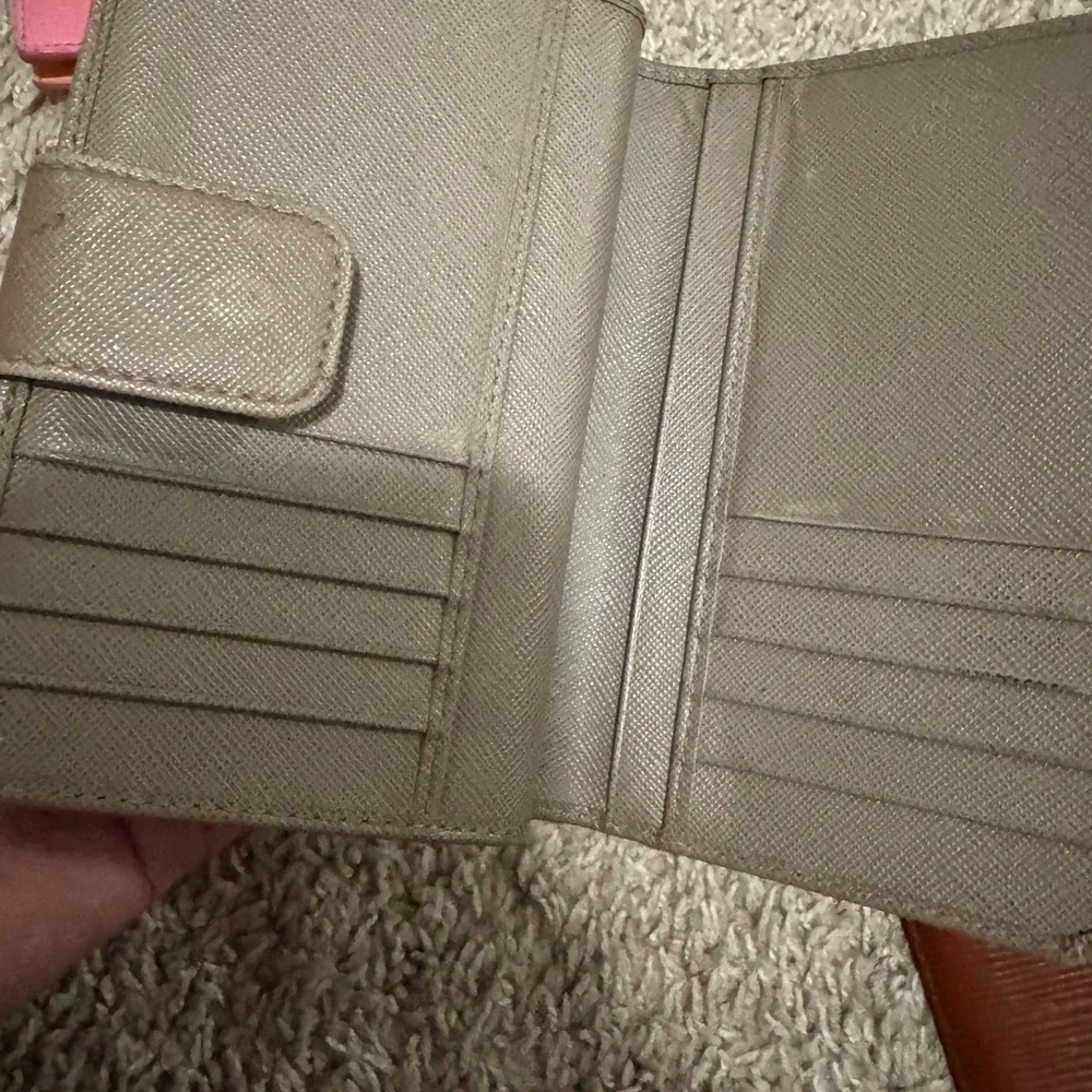 Designer Wallets - Picture 4 of 10